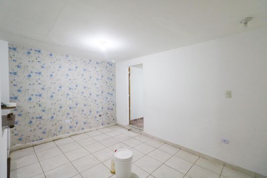 Casa para alugar com 2 quartos, 80m² em Canhema, Diadema