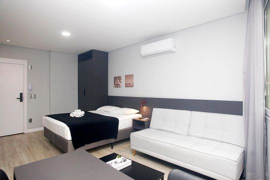 Studio - Sala / Quarto de kitnet/studio à venda com 1 quarto, 30m² em Centro Histórico, Porto Alegre