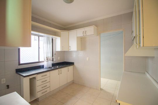 Cozinha  de apartamento para alugar com 3 quartos, 83m² em Jardim Portal da Colina, Sorocaba