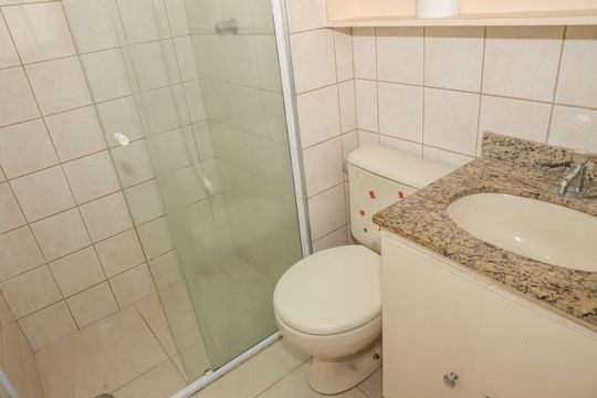 Banheiro de apartamento para alugar com 1 quarto, 40m² em Pompeia, São Paulo