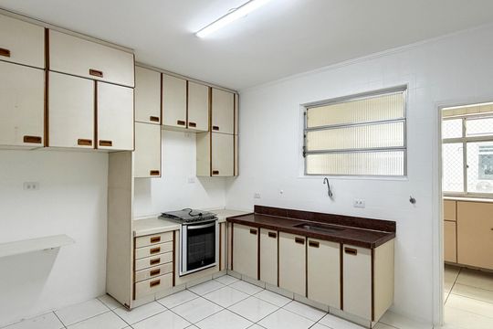 Cozinha de apartamento para alugar com 2 quartos, 90m² em Ponta da Praia, Santos