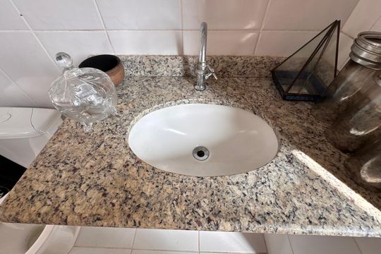 Banheiro Social - Banheiro de apartamento à venda com 3 quartos, 170m² em Vargem Pequena, Rio de Janeiro