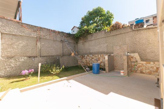 Casa à venda com 3 quartos, 167m² em Jaqueline, Belo Horizonte