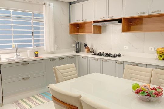 Casa à venda com 5 quartos, 327m² em Chora Menino, São Paulo