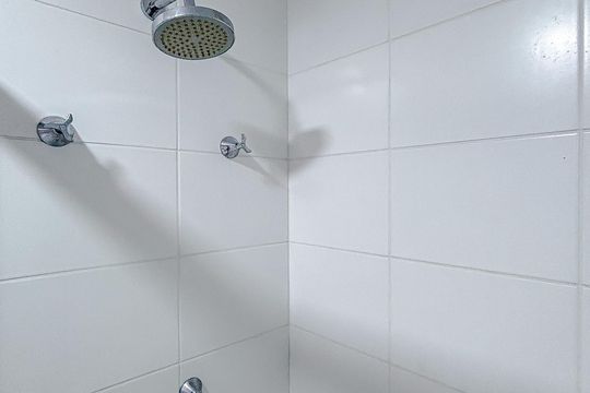 Banheiro de kitnet/studio à venda com 1 quarto, 31m² em Penha de França, São Paulo