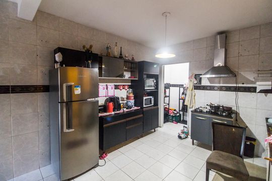 Cozinha de apartamento para alugar com 2 quartos, 750m² em Parque dos Camargos, Barueri