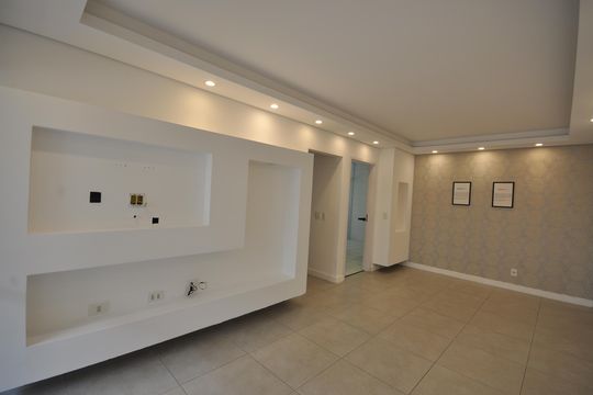 Apartamento à venda com 3 quartos, 144m² em Vila Irmaos Arnoni, São Paulo
