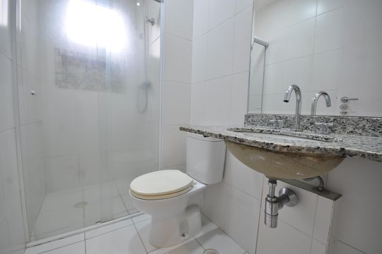 Banheiro do Quarto Suíte de apartamento à venda com 3 quartos, 144m² em Vila Irmaos Arnoni, São Paulo