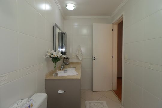 Banheiro da Suíte de apartamento à venda com 3 quartos, 143m² em Vila Assunção, Santo André
