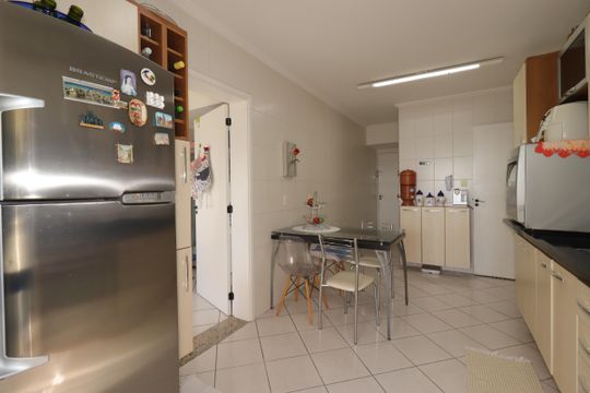 Cozinha de apartamento à venda com 3 quartos, 143m² em Vila Assunção, Santo André