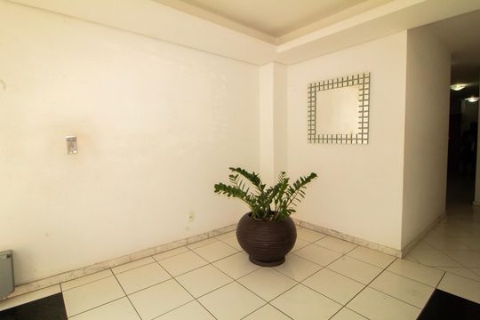 Área comum- Hall  de apartamento para alugar com 3 quartos, 115m² em Carlos Prates, Belo Horizonte