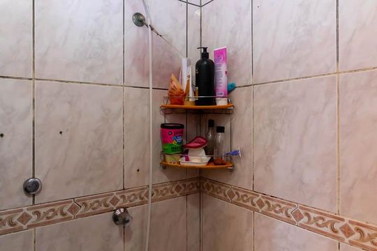 Banheiro da Suíte de casa à venda com 2 quartos, 100m² em Chora Menino, São Paulo