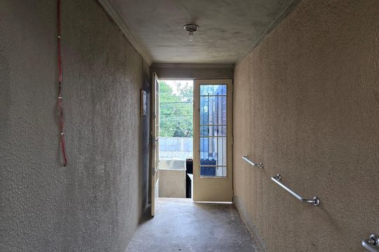 Porta acesso ao imovel de casa para alugar com 3 quartos, 250m² em Vila Aprazível, Guarulhos