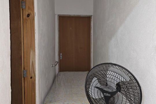 corredor porta do banheiro / CASA 01 de casa para alugar com 3 quartos, 250m² em Vila Aprazível, Guarulhos