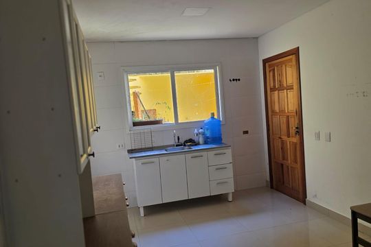 Cozinha de casa para alugar com 3 quartos, 200m² em Jardim Rodeio, Mogi das Cruzes