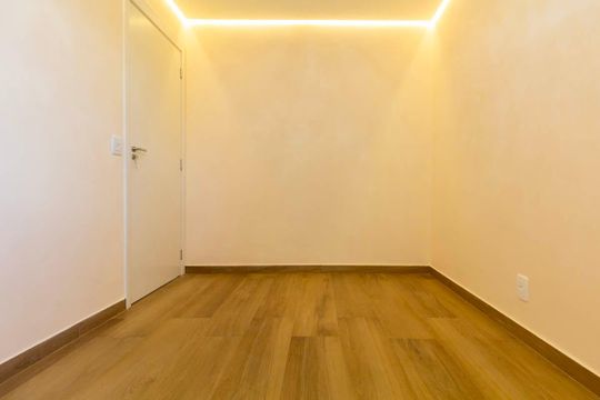 Quarto 1 de apartamento para alugar com 2 quartos, 42m² em Vila Campanela, São Paulo
