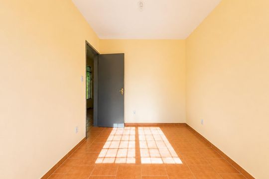 Quarto 2 de casa para alugar com 2 quartos, 110m² em Lomba do Pinheiro, Viamão