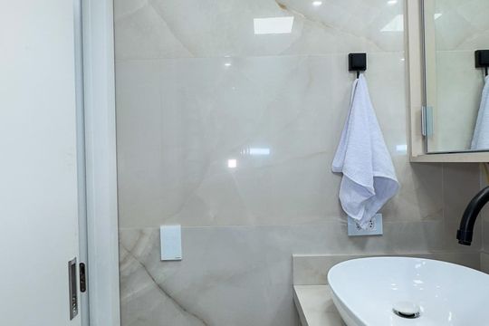 Banheiro de kitnet/studio à venda com 2 quartos, 35m² em Jardim das Acacias, São Paulo