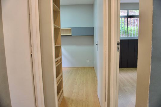 Corredor de apartamento para alugar com 2 quartos, 51m² em Buritis, Belo Horizonte