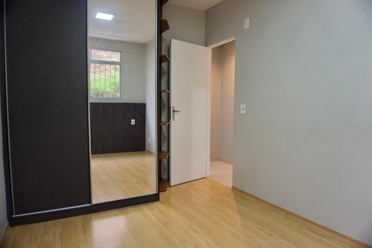 Quarto 1 de apartamento para alugar com 2 quartos, 51m² em Buritis, Belo Horizonte
