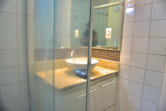 Banheiro de apartamento para alugar com 2 quartos, 51m² em Buritis, Belo Horizonte