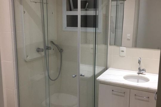 Banheiro de apartamento para alugar com 3 quartos, 85m² em Vila Marlene, Jundiaí