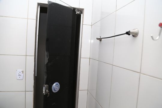 Banheiro social de casa à venda com 2 quartos, 500m² em Jardim Balneario Meia Ponte, Goiânia