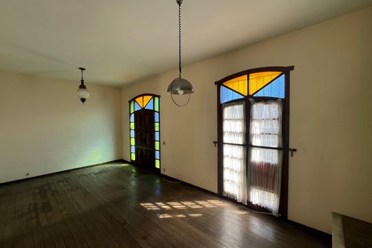 Sala de casa para alugar com 4 quartos, 214m² em São José, Belo Horizonte