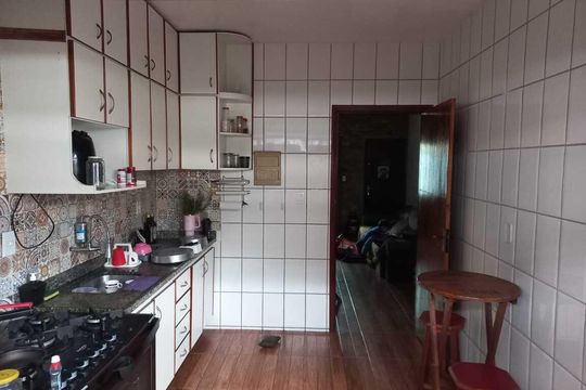Cozinha de casa de condomínio para alugar com 2 quartos, 60m² em Palmeiras, Cabo Frio