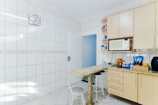 Cozinha de casa para alugar com 2 quartos, 70m² em Vila Rosalia, Guarulhos