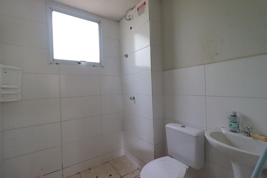 Banheiro de apartamento para alugar com 2 quartos, 43m² em Parque Residencial Candido Portinari, Ribeirão Preto