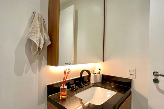 Banheiro da Suíte de apartamento para alugar com 1 quarto, 69m² em Sumaré, São Paulo