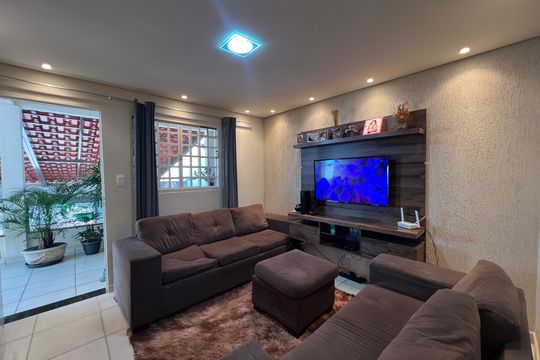 Casa à venda com 4 quartos, 150m² em Estrela Dalva, Contagem