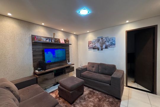 Casa à venda com 4 quartos, 150m² em Estrela Dalva, Contagem