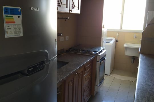 Cozinha de apartamento para alugar com 2 quartos, 55m² em Bosque da Saúde, São Paulo