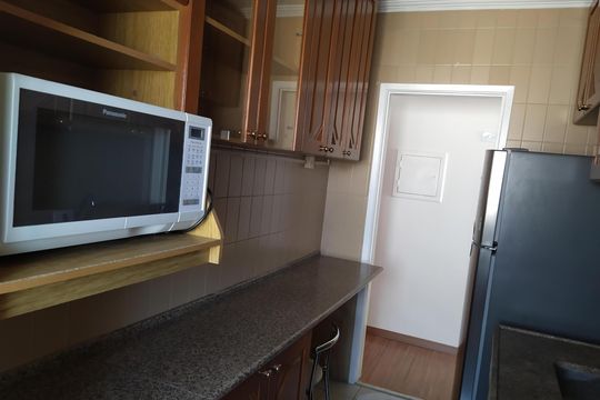 Cozinha de apartamento para alugar com 2 quartos, 55m² em Bosque da Saúde, São Paulo