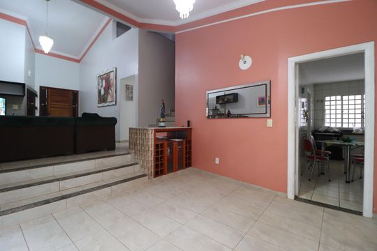 Sala 2 de casa para alugar com 3 quartos, 250m² em Morada da Colina, Uberlândia