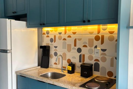 Sala/Cozinha de apartamento para alugar com 1 quarto, 28m² em Jardim Armação, Salvador