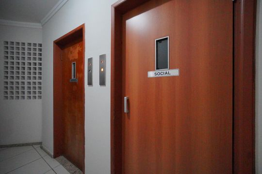 Elevador de apartamento para alugar com 1 quarto, 40m² em Centro, Florianópolis