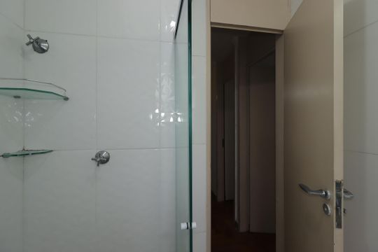 Banheiro - Chuveiro de apartamento à venda com 2 quartos, 52m² em Vila Guarará, Santo André