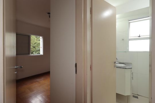 Corredor de apartamento à venda com 2 quartos, 52m² em Vila Guarará, Santo André