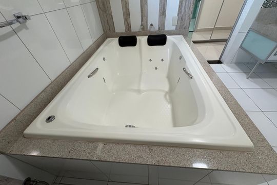 Banheiro da Suíte 1 de casa para alugar com 3 quartos, 234m² em Jardim América, Goiânia