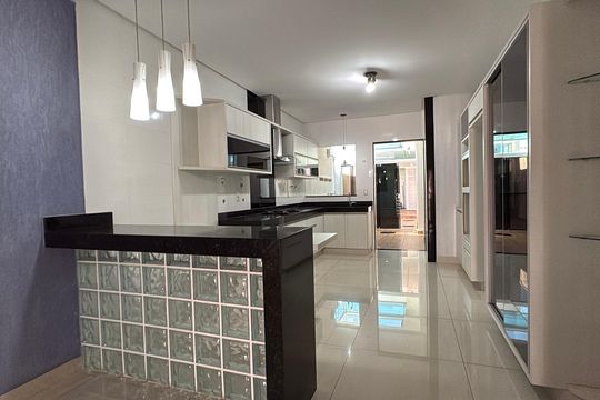 Cozinha de casa para alugar com 3 quartos, 234m² em Jardim América, Goiânia