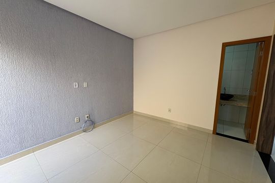 Sala de TV / Suite  de casa para alugar com 3 quartos, 234m² em Jardim América, Goiânia