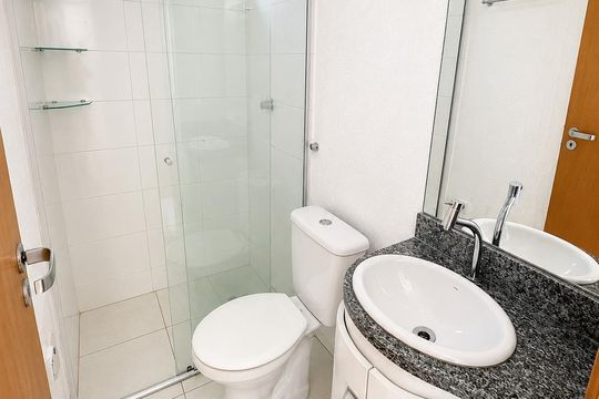 Banheiro de apartamento para alugar com 2 quartos, 63m² em Jardim Atlântico, Goiânia