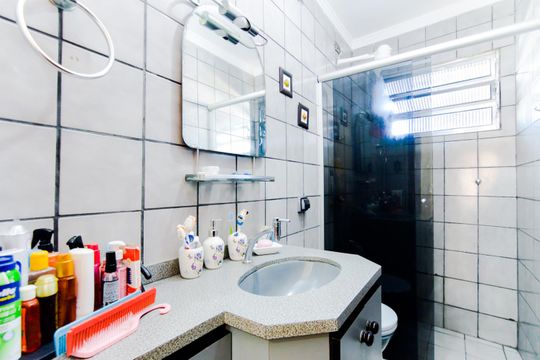 Banheiro de casa à venda com 2 quartos, 125m² em Vila Augusta, Guarulhos