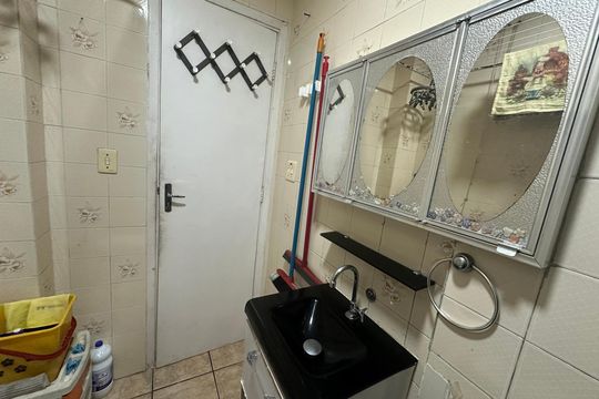 Banheiro de apartamento para alugar com 1 quarto, 40m² em Itararé, São Vicente