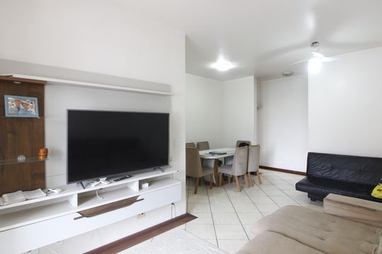 Apartamento para alugar com 3 quartos, 130m² em Braga, Cabo Frio