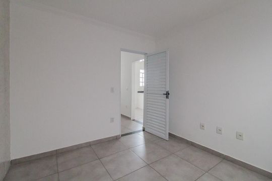 Quarto 1 de casa para alugar com 2 quartos, 60m² em Rp4 (regiões de Planejamento), Mauá