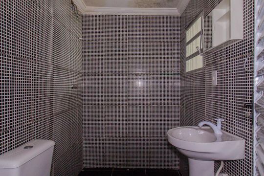 Banheiro de casa para alugar com 2 quartos, 60m² em Rp4 (regiões de Planejamento), Mauá